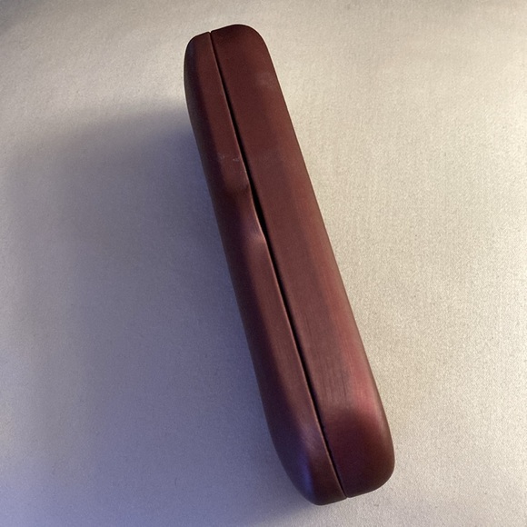 Wine Coloured Satin Finish Hard Clam Shell Eyeglass Case - Picture 6 of 8